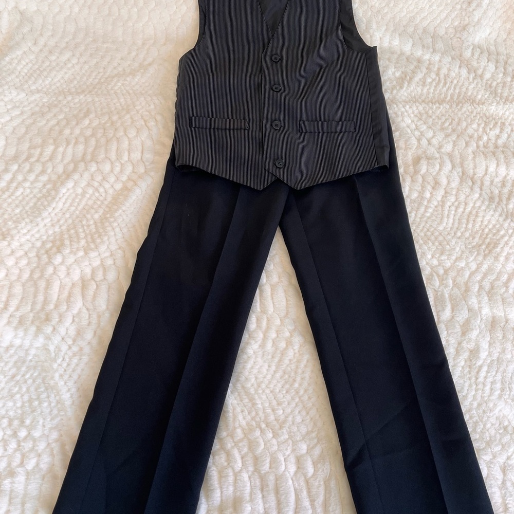 Comfortable Boys suit pieces